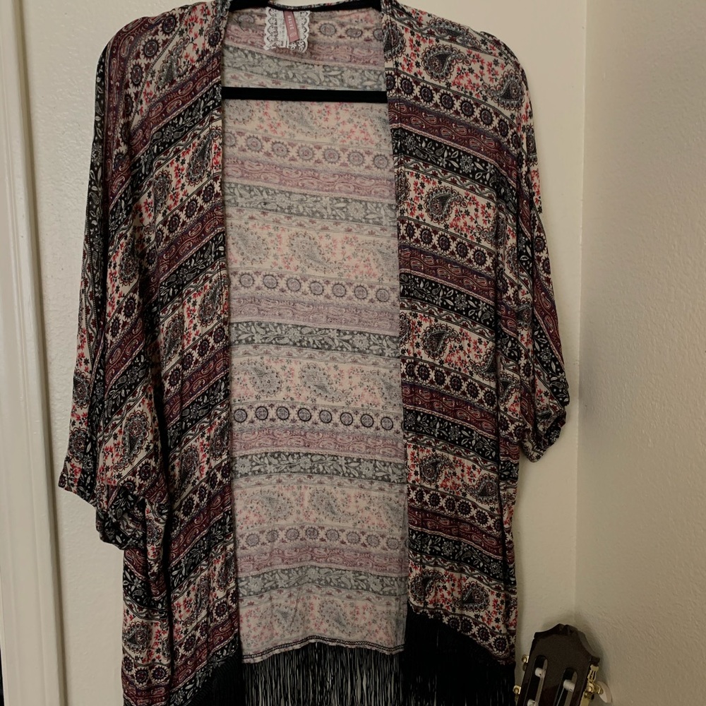 Print kimono with fringe at the bottom 🖤